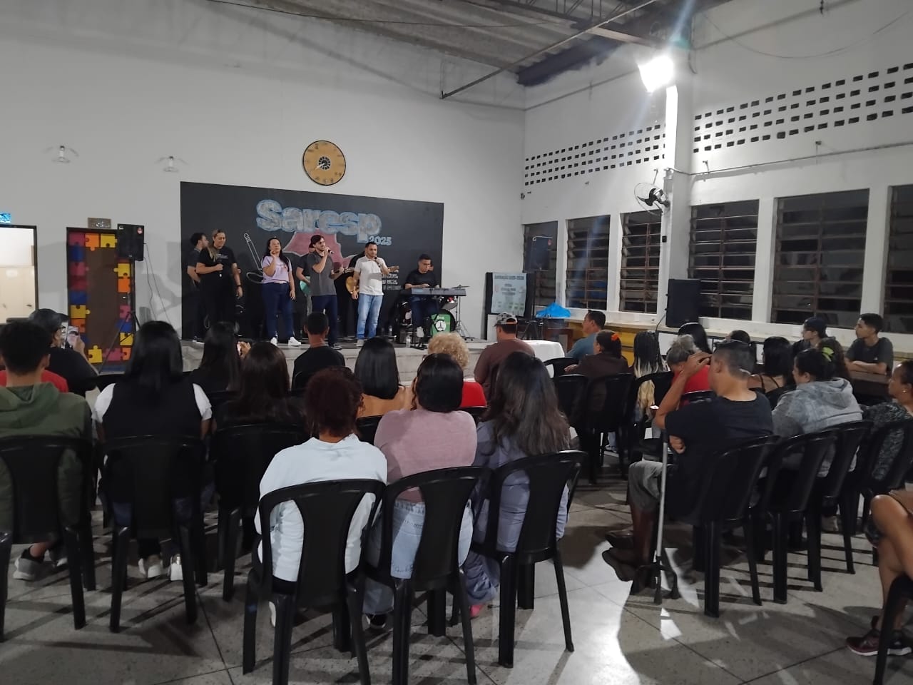 Escola Professor Veiga Júnior celebra o Dia da Generosidade com projeto voltado aos alunos da EJA